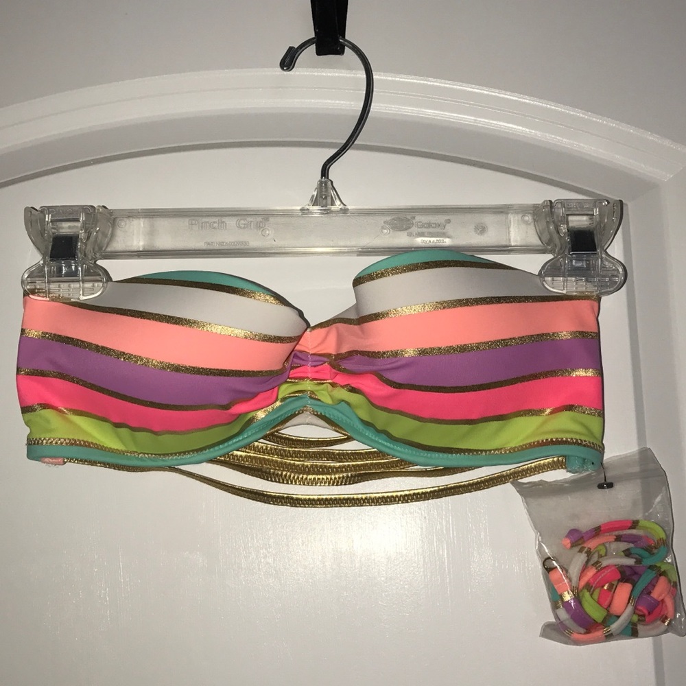 NWT Victoria’s Secret bikini top -SOLD